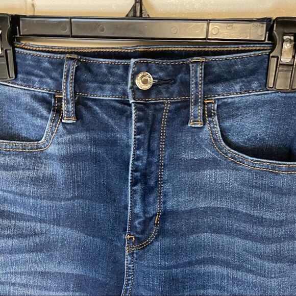 American Eagle super high rise distressed - Picture 2 of 4